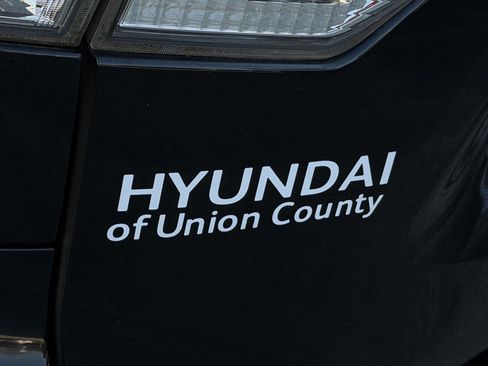 Used 2017 Toyota Highlander Limited image 33