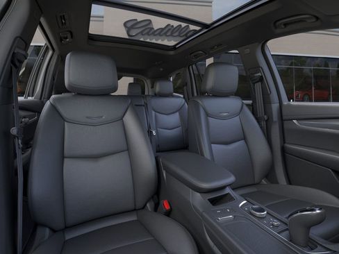 New 2025 Cadillac XT6 Luxury FWD image 16