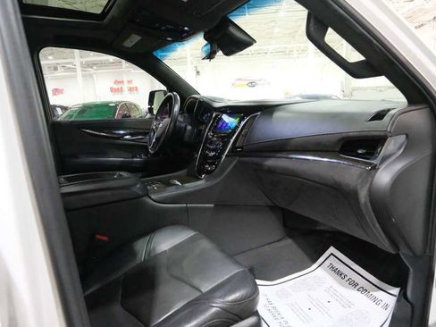 Used 2020 Cadillac Escalade ESV Platinum image 34