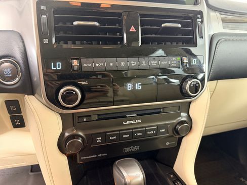 Used 2023 Lexus GX 460 Premium w/ Accessory Package AWD/4WD image 18