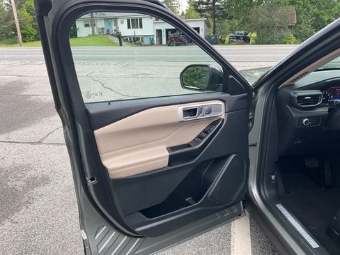 Used 2020 Ford Explorer Limited AWD/4WD image 11