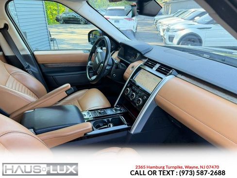 Used 2018 Land Rover Discovery HSE Luxury AWD/4WD image 3