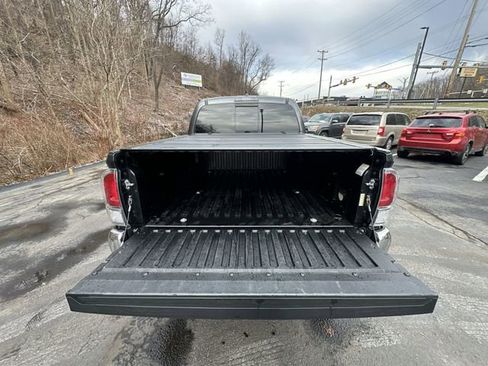 Certified 2021 Toyota Tacoma TRD Off-Road image 21