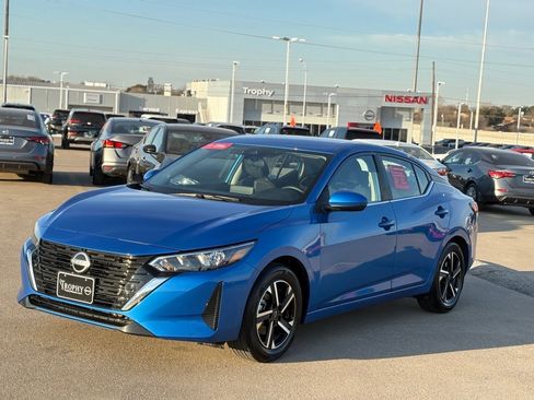 Certified 2025 Nissan Sentra SV image 3