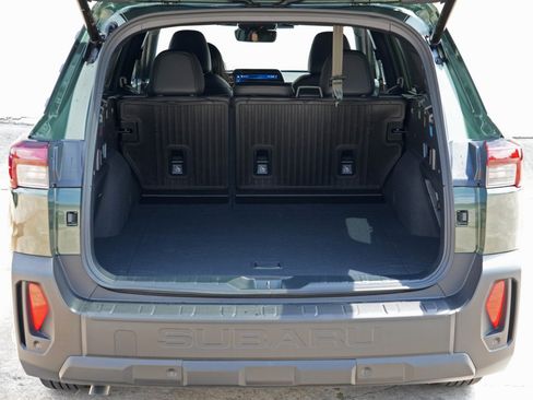 Used 2026 Subaru Outback Limited AWD/4WD image 10