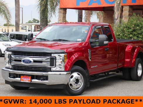 Used 2019 Ford F350 XLT w/ Camper Package image 4