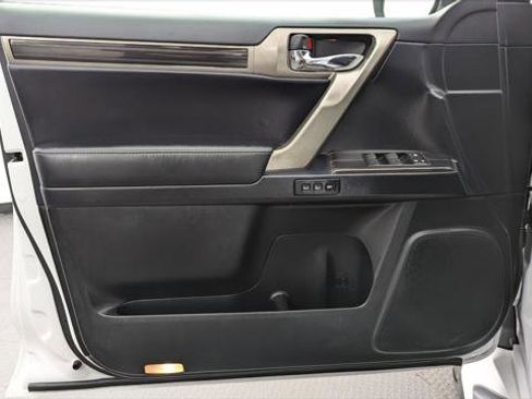 Used 2020 Lexus GX 460 Premium image 13