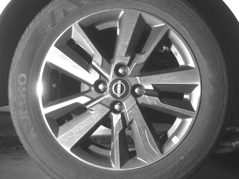 Used 2025 Nissan Versa SV FWD image 18