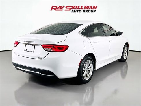 Used 2015 Chrysler 200 Limited image 7