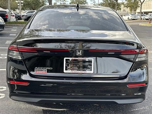 New 2025 Honda Accord SE image 4
