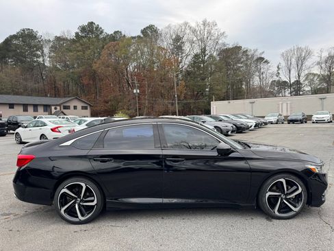 Used 2018 Honda Accord Sport image 8