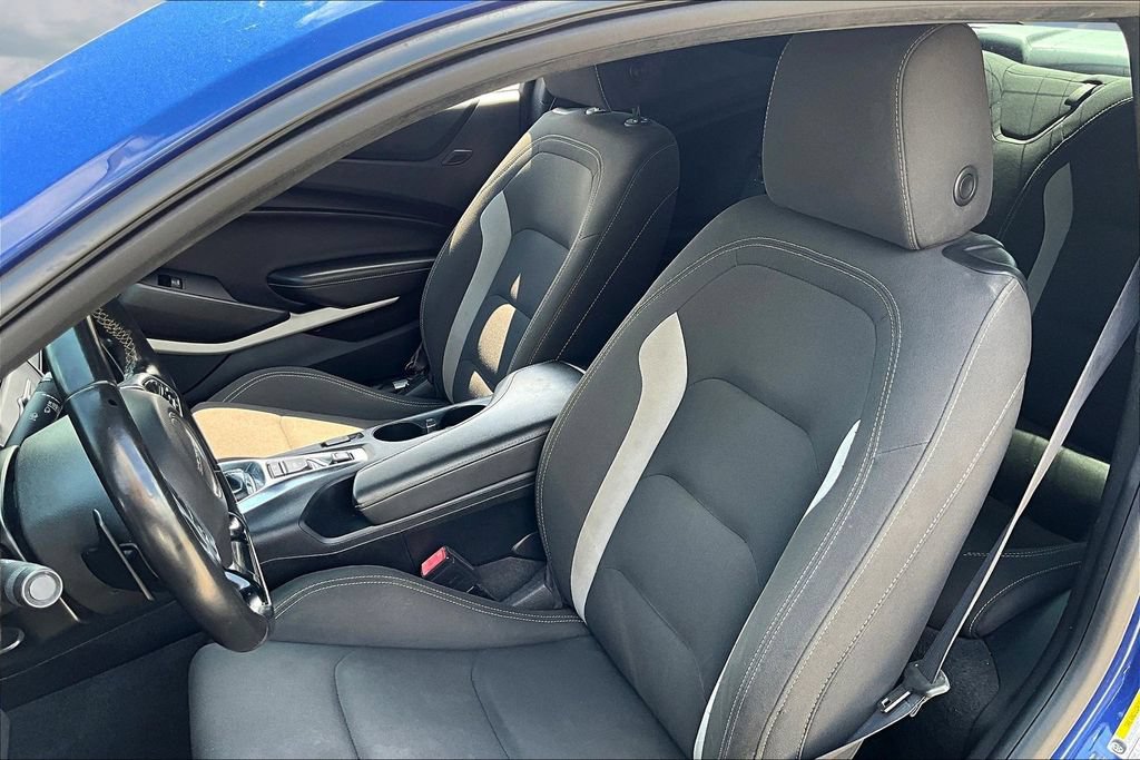 Used 2020 Chevrolet Camaro LT RWD image 19