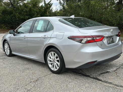 Used 2023 Toyota Camry LE image 7