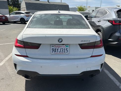 Used 2022 BMW 330e w/ M Sport Package RWD image 12