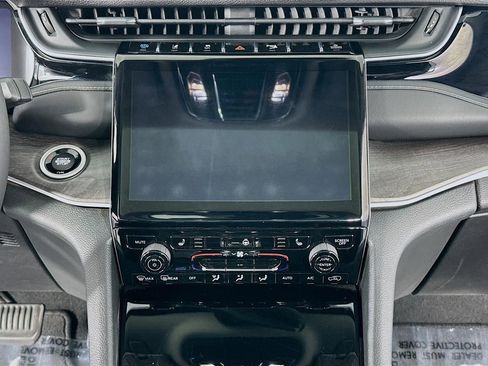 Used 2023 Jeep Grand Cherokee 4WD 4xe image 40