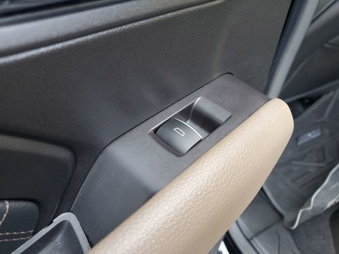 Used 2023 GMC Canyon Denali w/ Denali Black Edition image 17