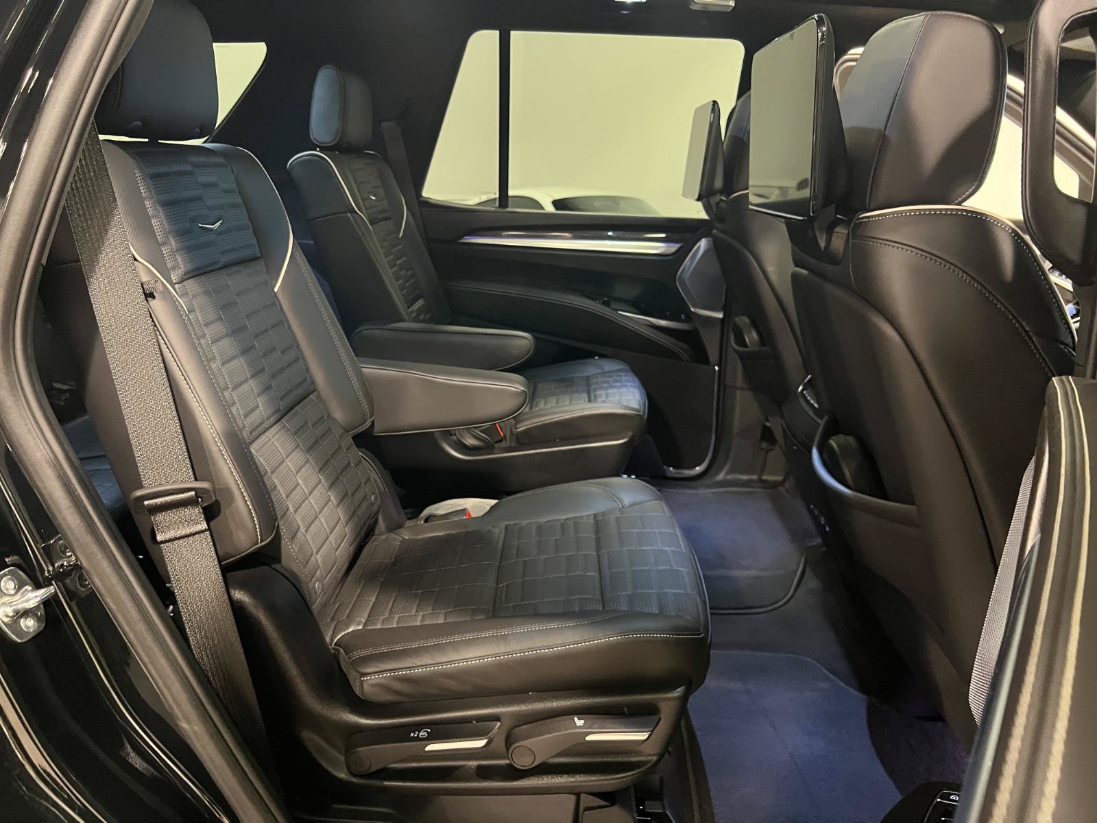 Used 2026 Cadillac Escalade V AWD/4WD image 40
