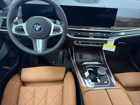 Used 2026 BMW X7 xDrive40i w/ M Sport Package image 24