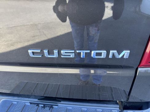 Used 2022 Chevrolet Silverado 1500 Custom image 10