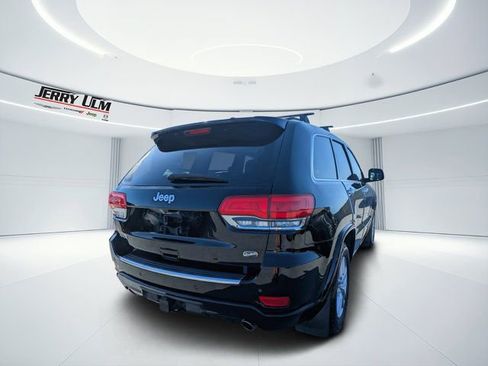 Used 2018 Jeep Grand Cherokee Overland image 3