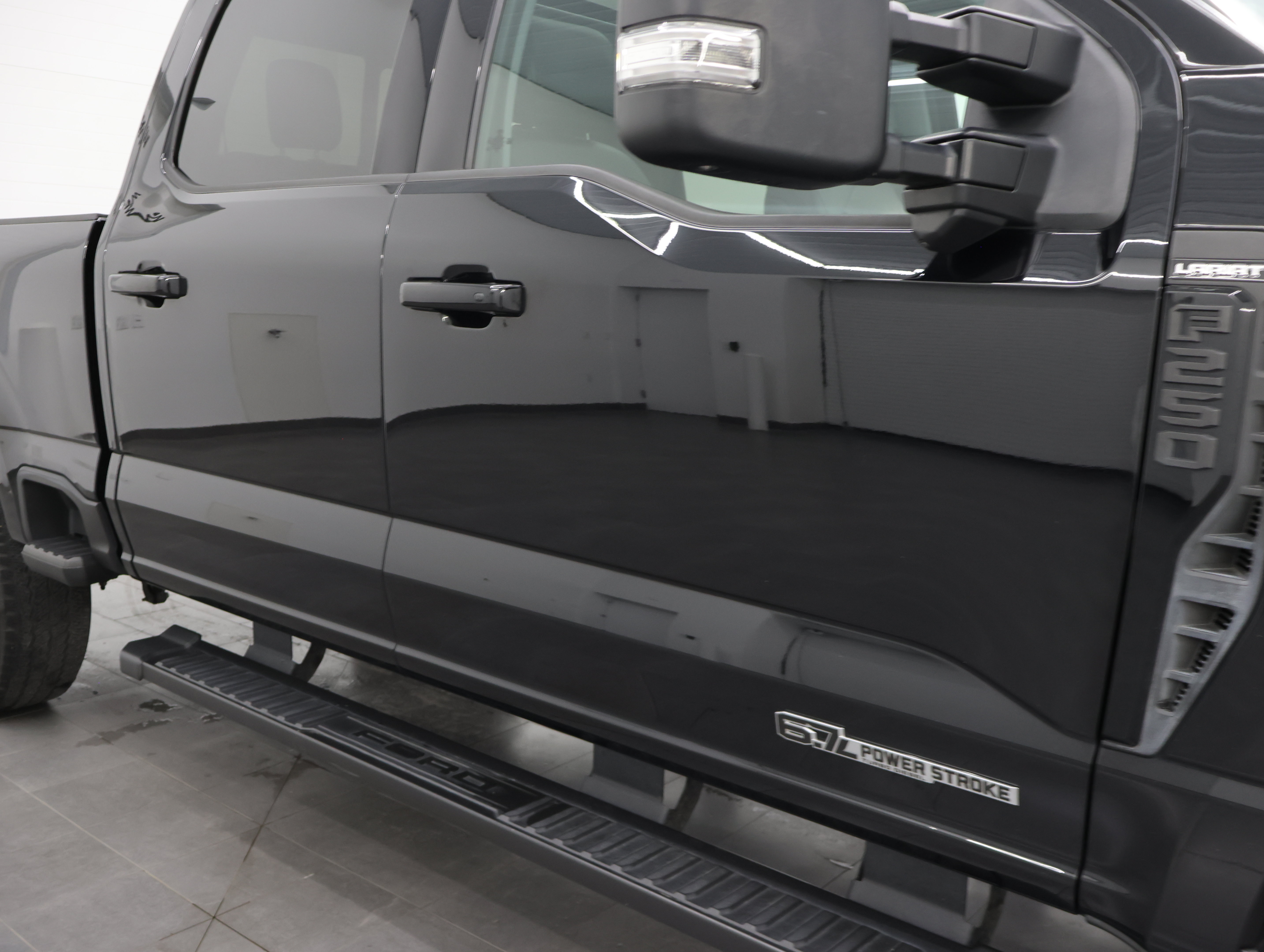 Used 2025 Ford F250 Lariat w/ Lariat Ultimate Package AWD/4WD image 29
