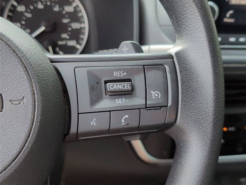 Used 2024 Nissan Rogue S AWD/4WD image 30