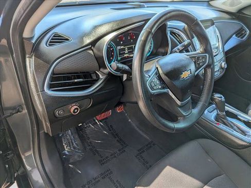 Used 2018 Chevrolet Malibu LT FWD image 10