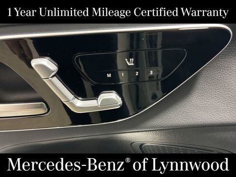 Used 2025 Mercedes-Benz GLC 300 4MATIC image 15