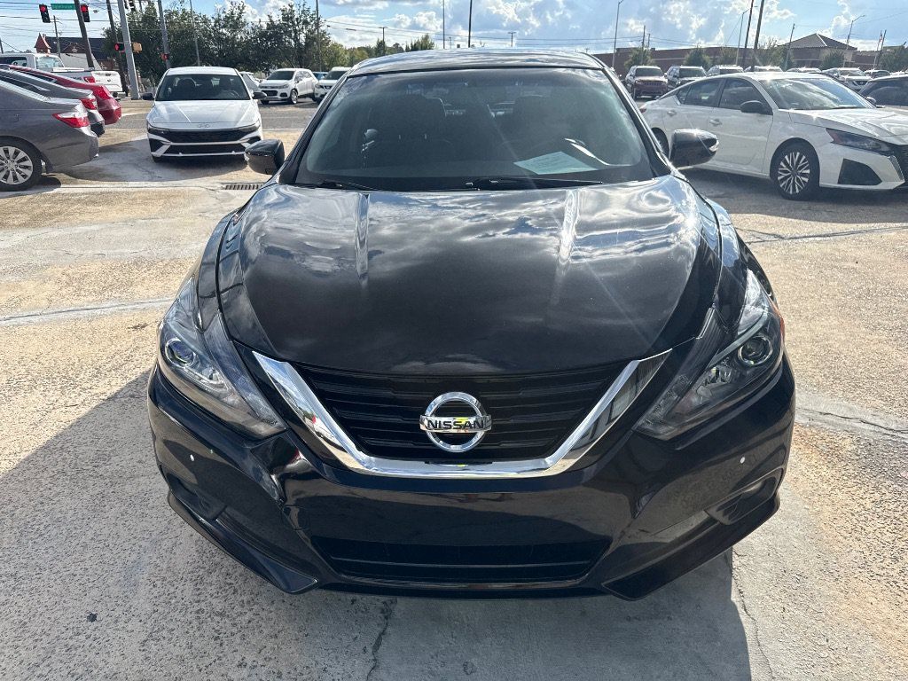 Used 2017 Nissan Altima 3.5 SL w/ 3.5SL Technology Package FWD image 5