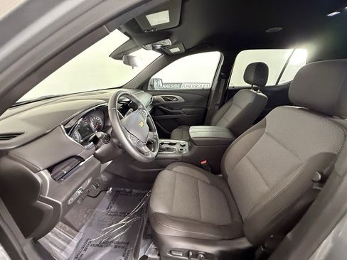 Used 2023 Chevrolet Traverse LT image 14