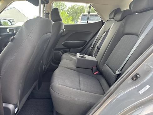 Used 2023 Hyundai Venue SE FWD image 10