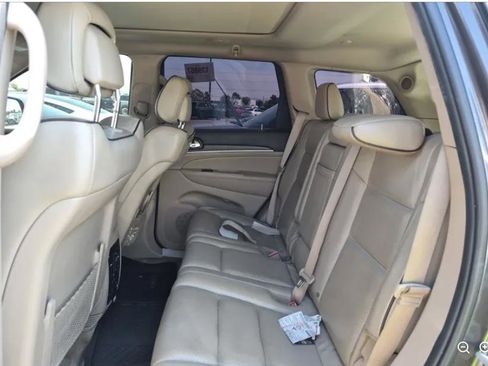 Used 2019 Jeep Grand Cherokee Overland RWD image 9