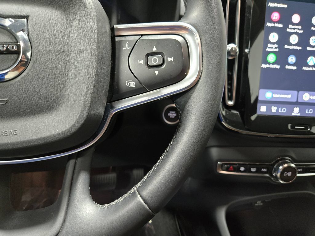 Used 2023 Volvo XC40 B5 Core w/ Climate Package AWD/4WD image 15