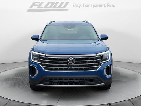 Certified 2025 Volkswagen Atlas SE image 3