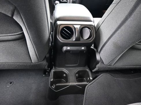 Certified 2024 Jeep Gladiator Sport image 37