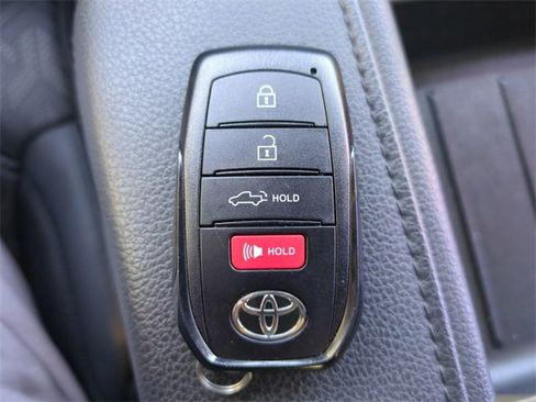 Used 2024 Toyota Tundra Limited image 29