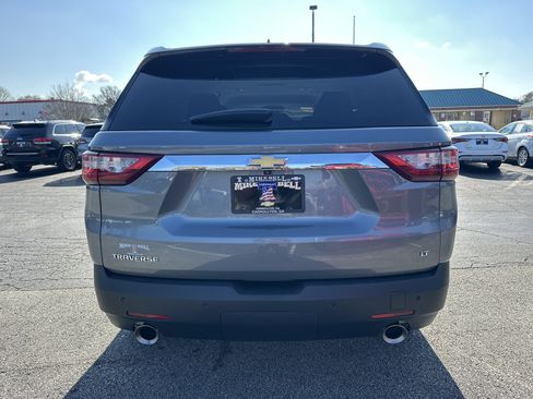 Used 2021 Chevrolet Traverse LT image 7