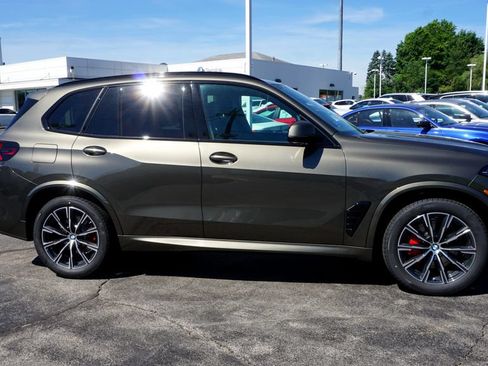 New 2026 BMW X5 xDrive40i w/ M Sport Package AWD/4WD image 4
