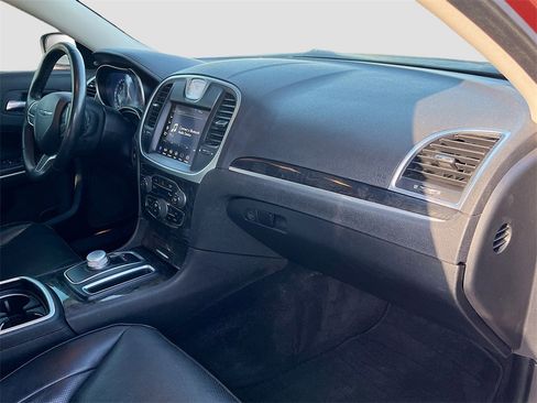Used 2021 Chrysler 300 Touring L image 28