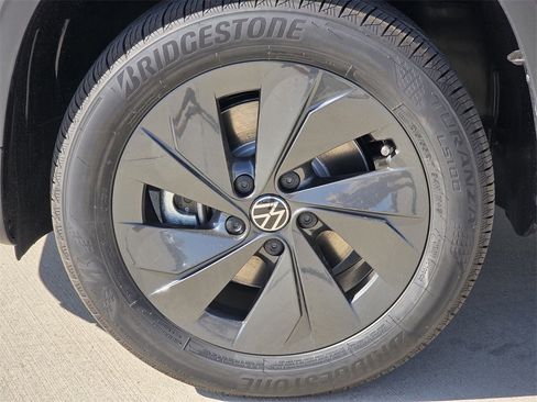 New 2026 Volkswagen Taos S image 8