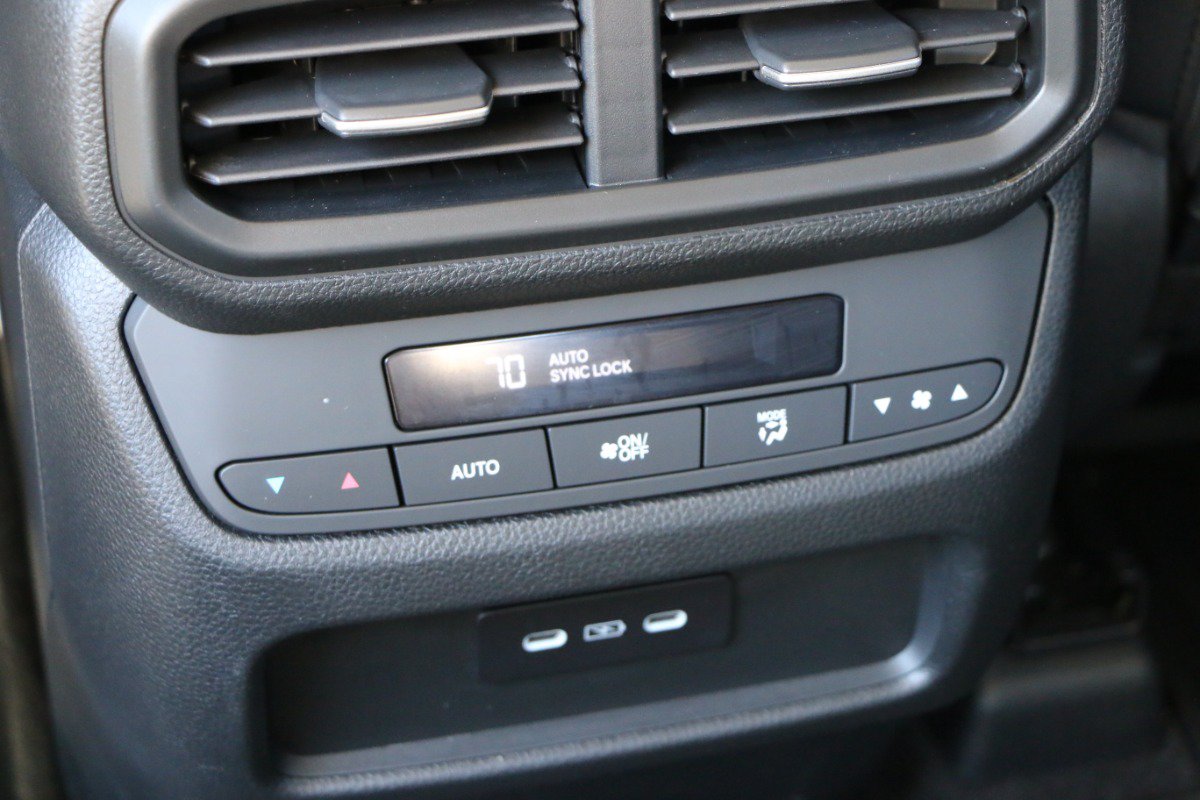 Used 2025 Honda Pilot EX-L image 32