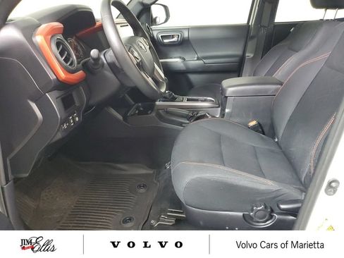 Used 2017 Toyota Tacoma TRD Sport w/ Premium & Technology Package AWD/4WD image 25