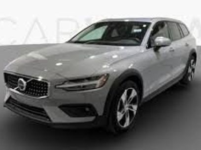 Used 2025 Volvo V60 B5 Cross Country Plus