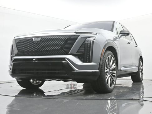 New 2026 Cadillac Vistiq Premium Luxury w/ LPO, Floor Liner Package image 15