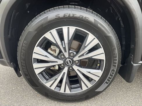 Used 2022 Nissan Rogue SV image 18