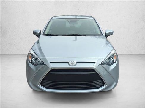 Used 2018 Toyota Yaris iA image 2