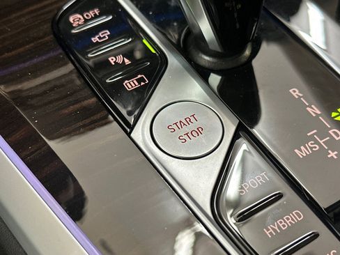 Used 2023 BMW X5 xDrive45e w/ Climate Comfort Package AWD/4WD image 34