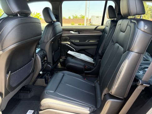 New 2026 Jeep Grand Cherokee L Limited AWD/4WD image 19