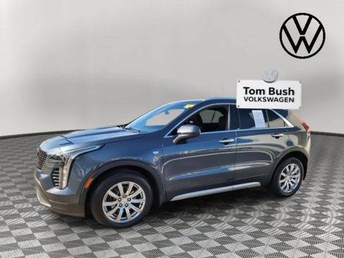 Used 2020 Cadillac XT4 Premium Luxury image 2