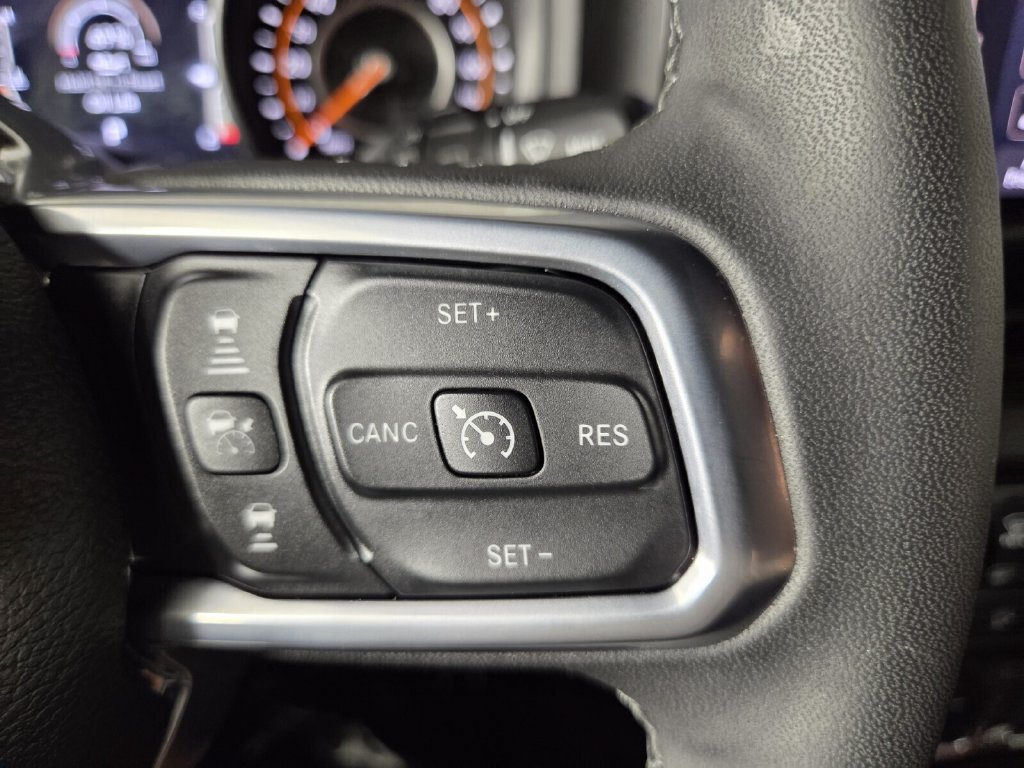 Used 2026 Jeep Wrangler Unlimited Sahara AWD/4WD image 16